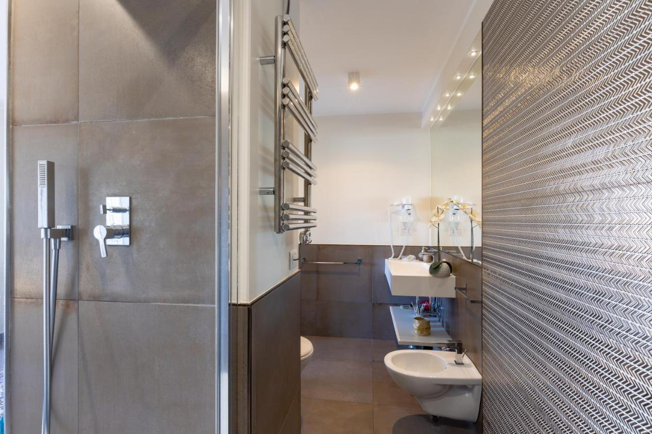 Penthouse With A Panoramic Rooftop In Trastevere With Seasonally Jacuzzi Rome Extérieur photo