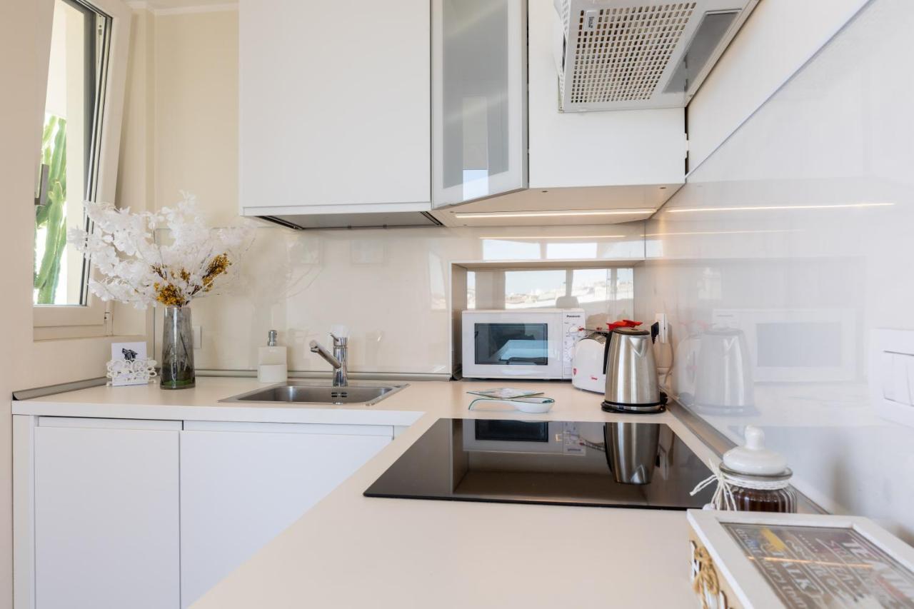 Penthouse With A Panoramic Rooftop In Trastevere With Seasonally Jacuzzi Rome Extérieur photo
