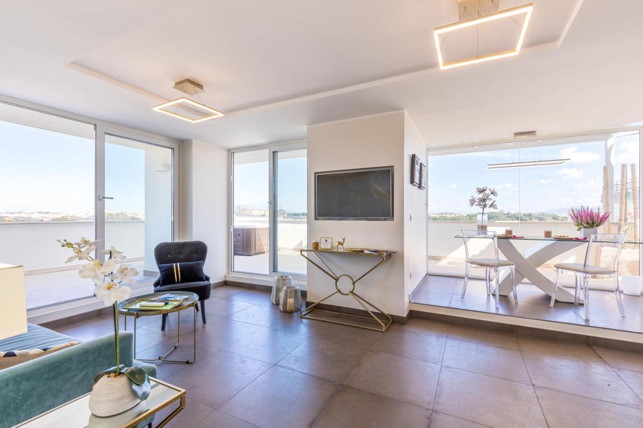 Penthouse With A Panoramic Rooftop In Trastevere With Seasonally Jacuzzi Rome Extérieur photo