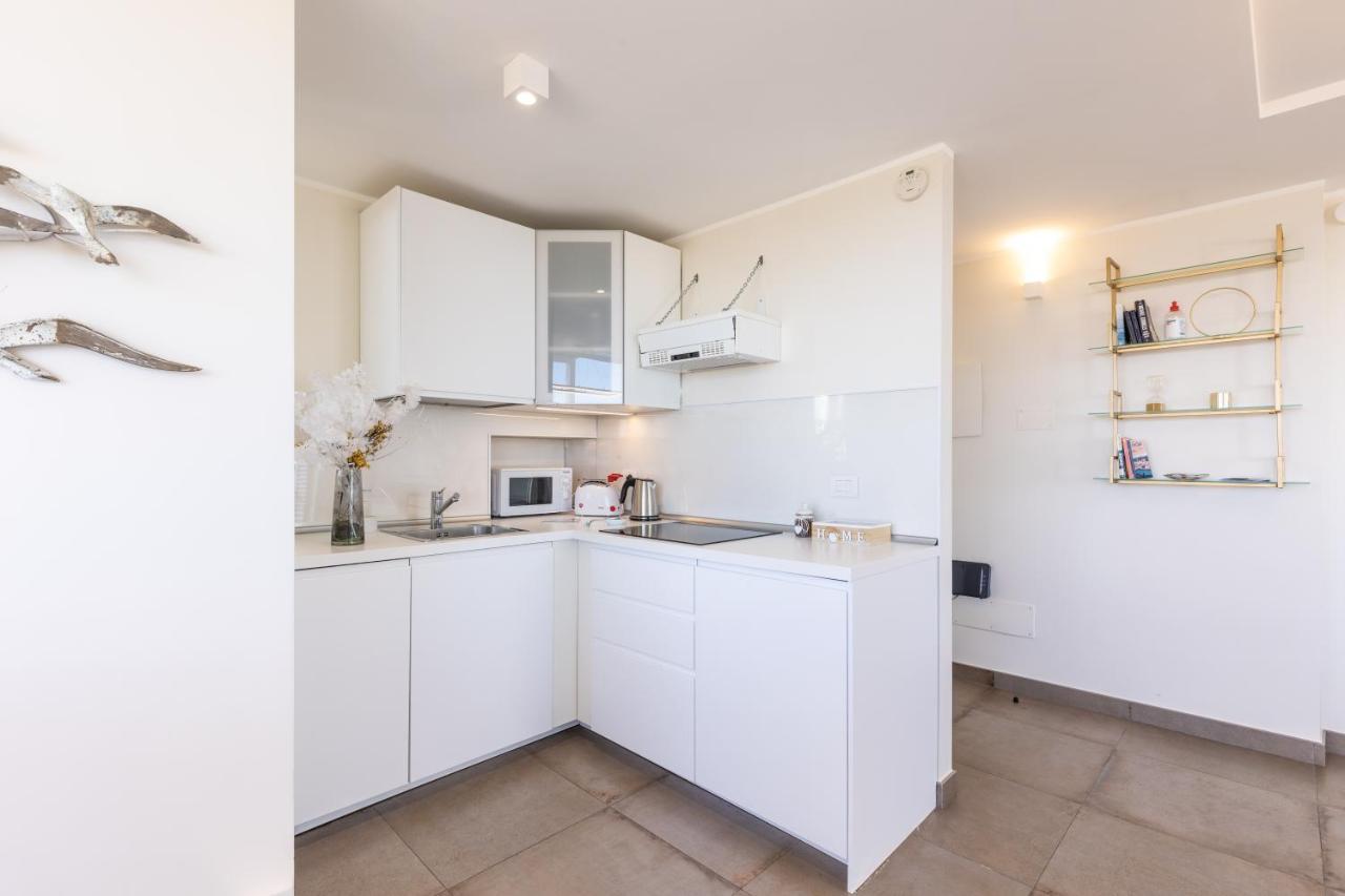 Penthouse With A Panoramic Rooftop In Trastevere With Seasonally Jacuzzi Rome Extérieur photo